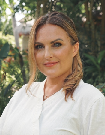 Ms. Anna Lofgren